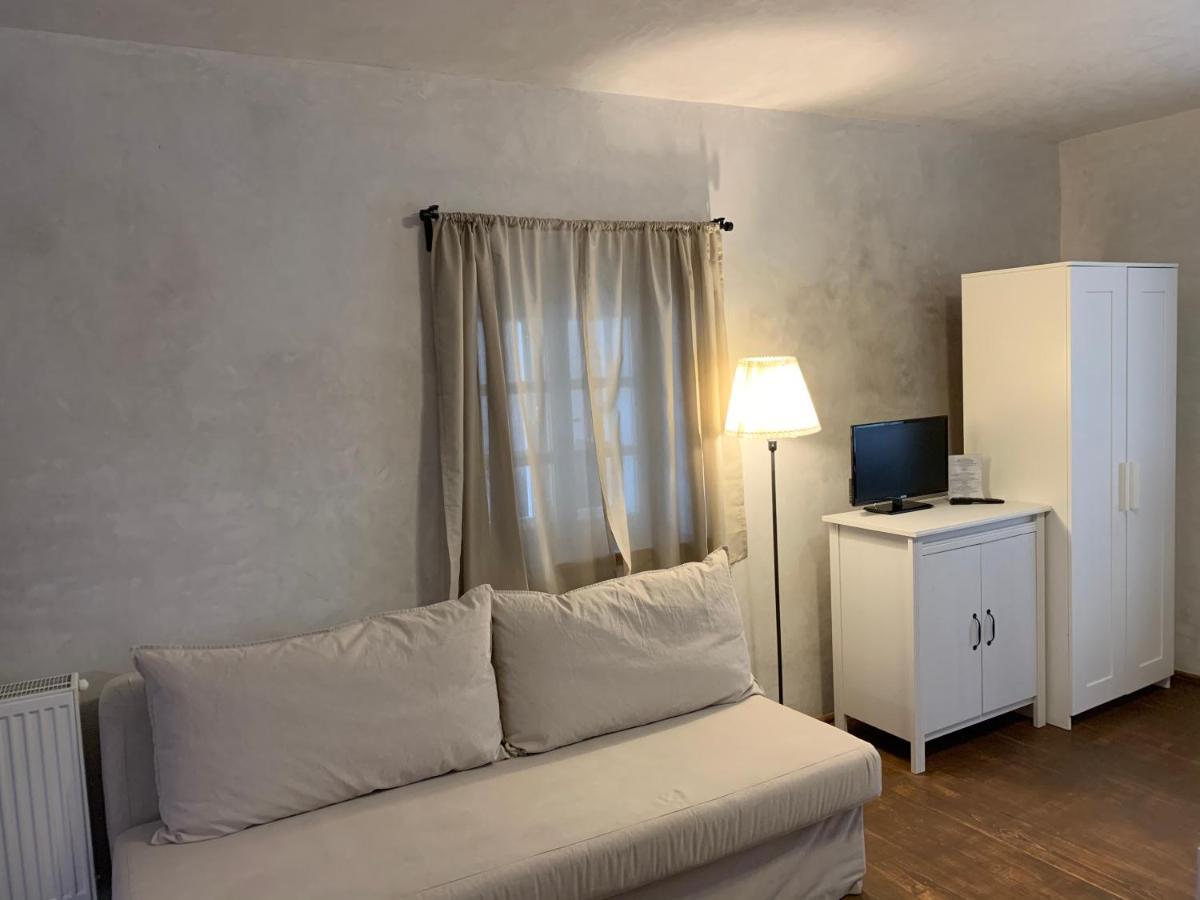 U Dr. Fausta Apartment Slavonice Bagian luar foto