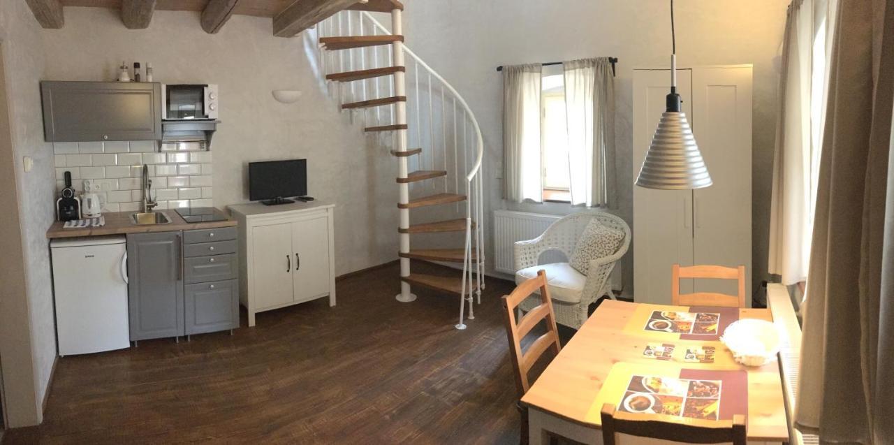 U Dr. Fausta Apartment Slavonice Bagian luar foto
